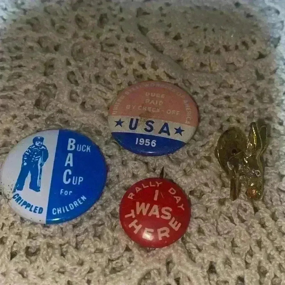 Vintage political pin lots